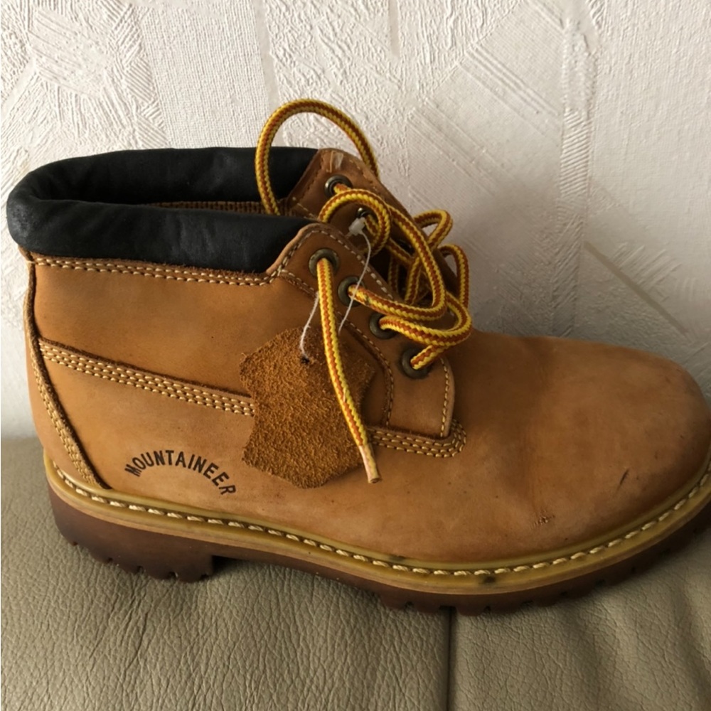 Mountaineer boots, size 6 1/2